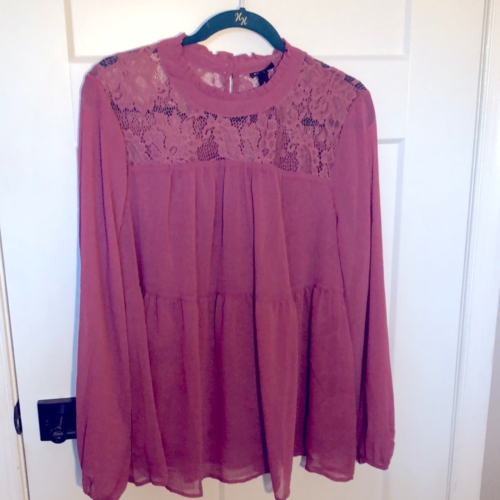 NWT Torrid Lace with Chiffon Overlay Blouse Size 0 (L12)